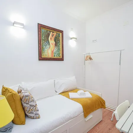 Family - 60 M From The Apartment Cascais