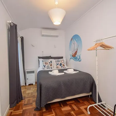 Family - 60 M From The アパート *