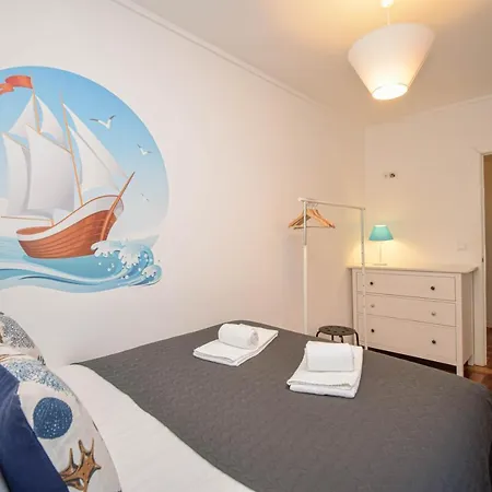 Family - 60 M From The カスカイス